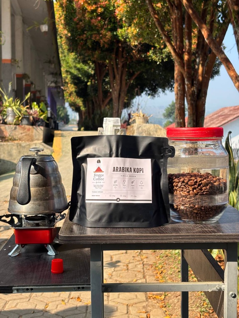 Display produk unggulan Teaching Factory ATPH SMKN 1 Rongga Jingga Coffee Arabika Single Origin