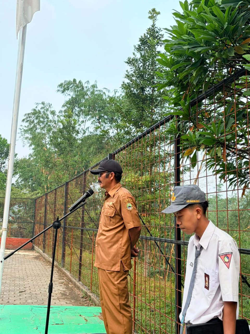 Upacara Bendera Senin