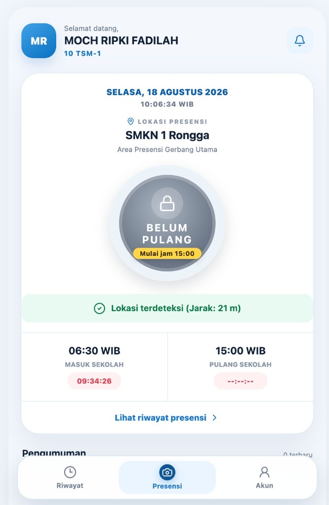 Tampilan antarmuka UI aplikasi Jingga Absensi menunjukkan deteksi lokasi gerbang utama dan jadwal presensi siswa