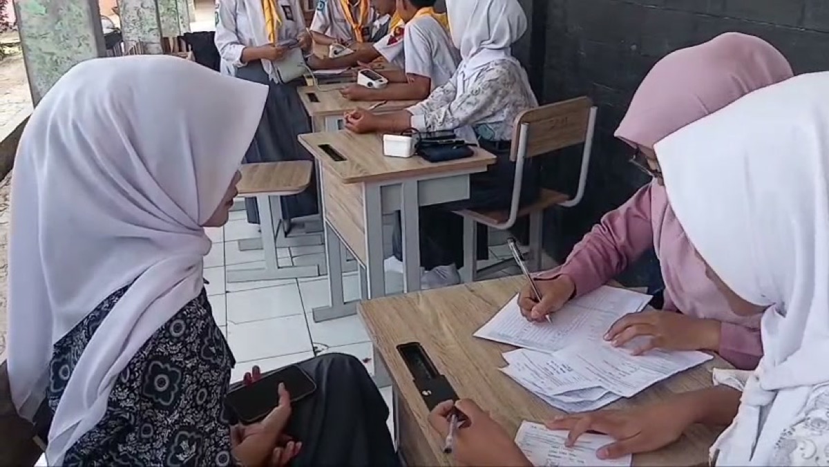 Edukasi Kesehatan Reproduksi Remaja: Informasi Medis Ilmiah dan Bertanggung Jawab bagi Siswa