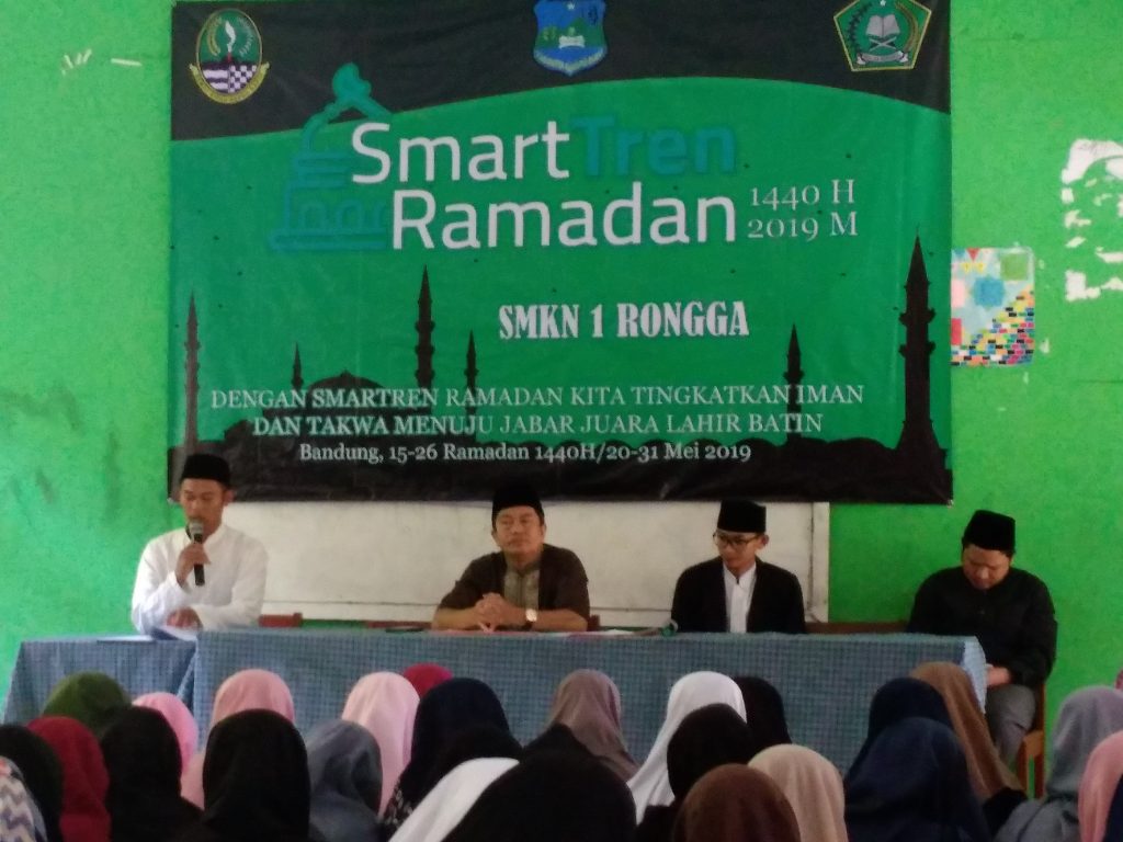 SMKN 1 Rongga Melaksanakan Pesantren Ramadhan SmartTren 